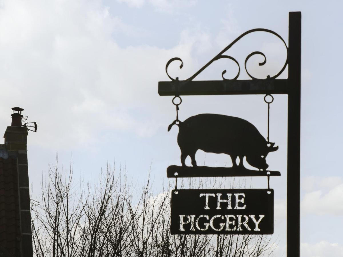 The Piggery Villa Whitby Bagian luar foto