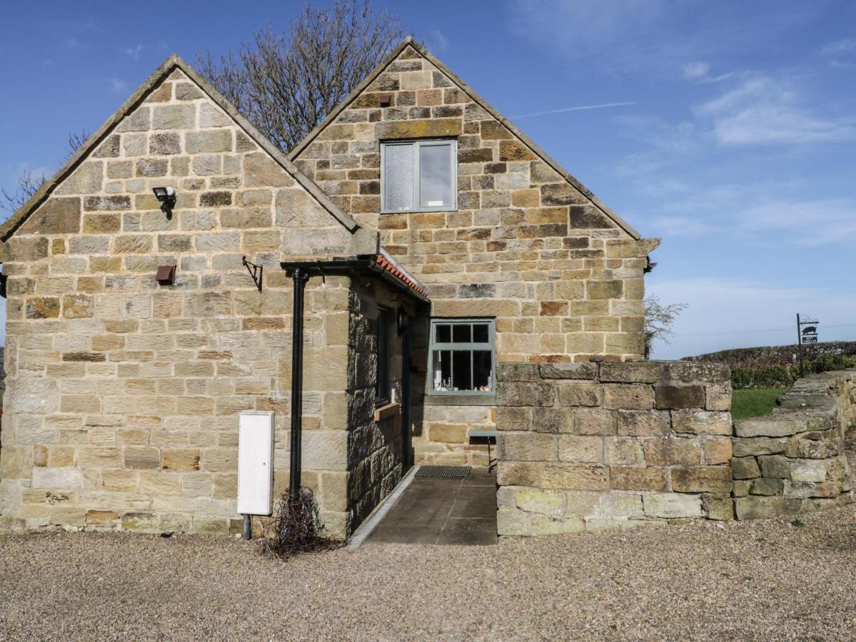 The Piggery Villa Whitby Bagian luar foto