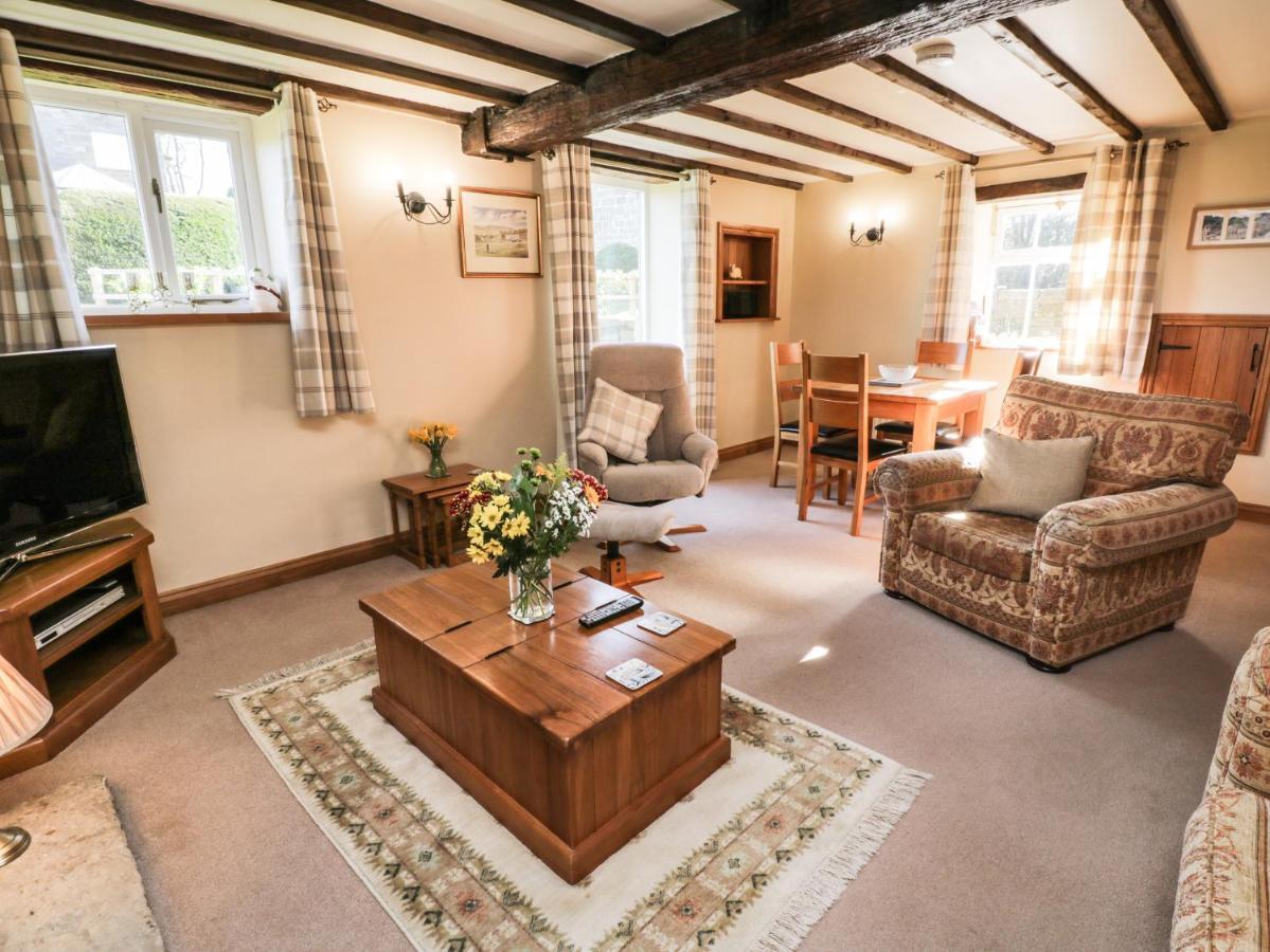 The Piggery Villa Whitby Bagian luar foto