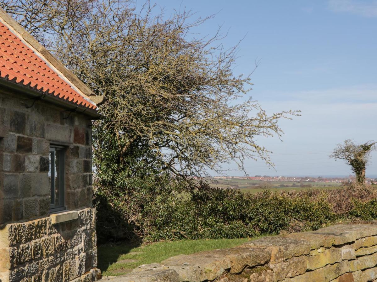 The Piggery Villa Whitby Bagian luar foto