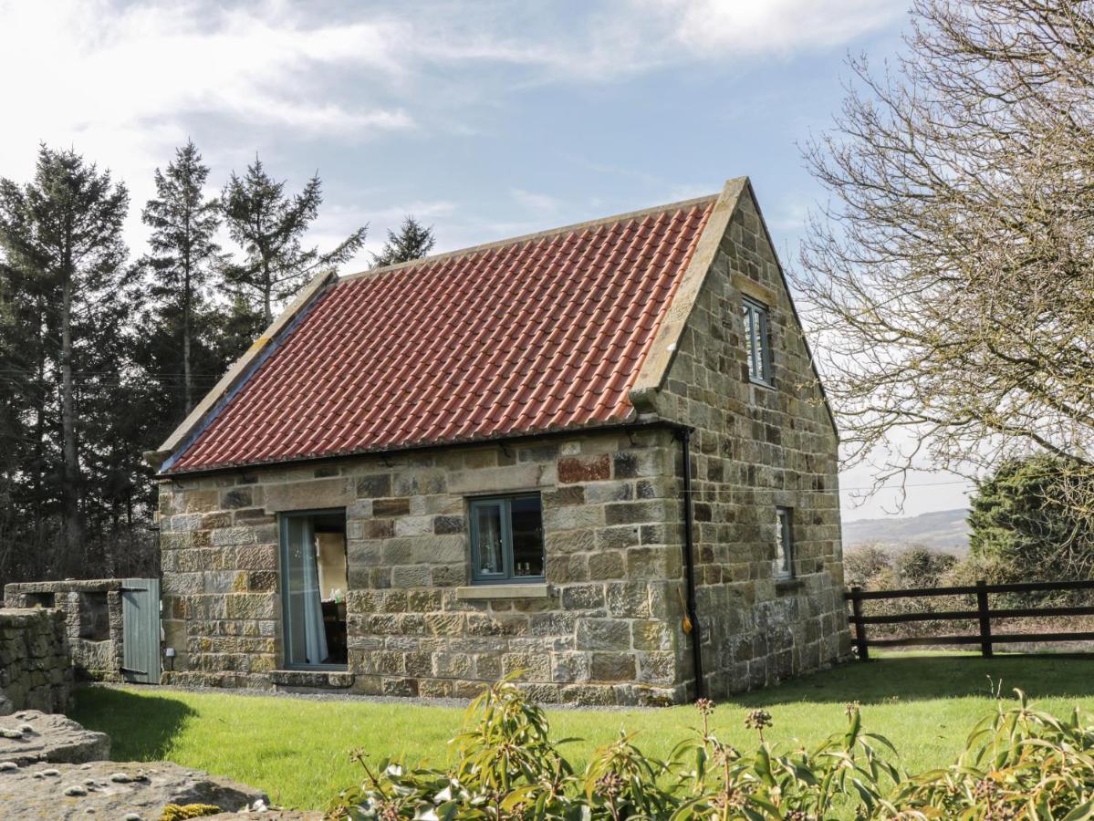 The Piggery Villa Whitby Bagian luar foto