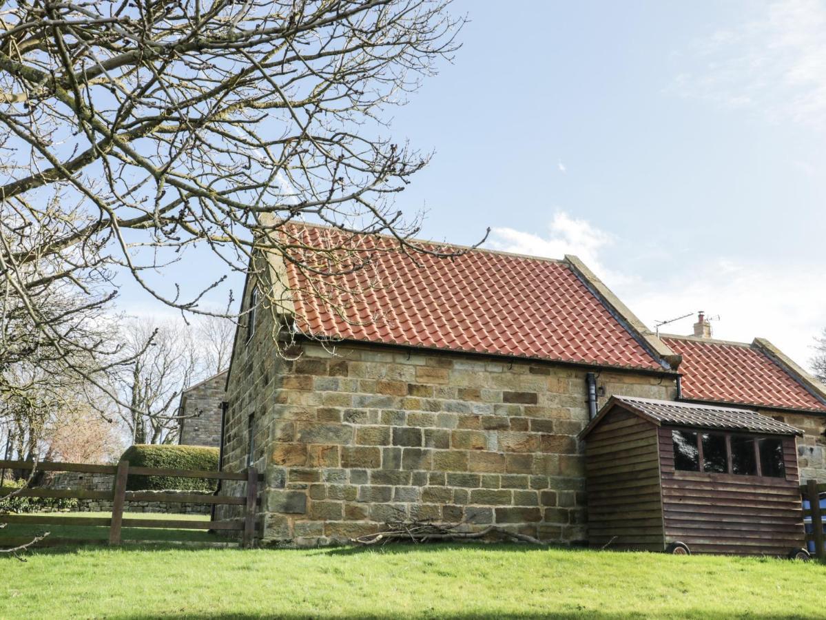 The Piggery Villa Whitby Bagian luar foto